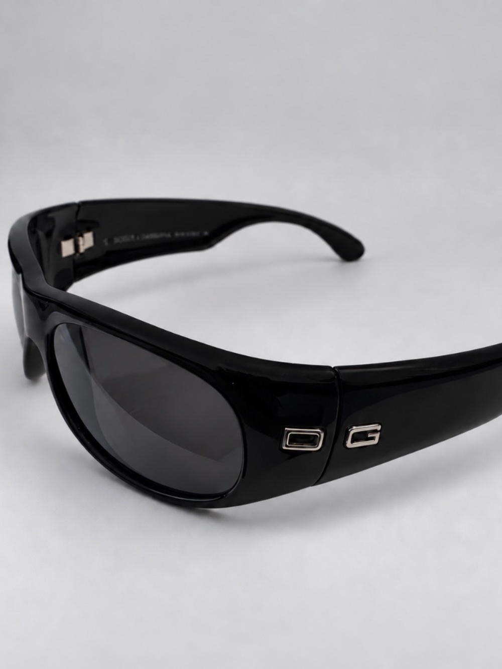 Vintage Dolce & Gabbana DG 728S Black Wrap Sunglasses Y2K Made In Italy W/ Case